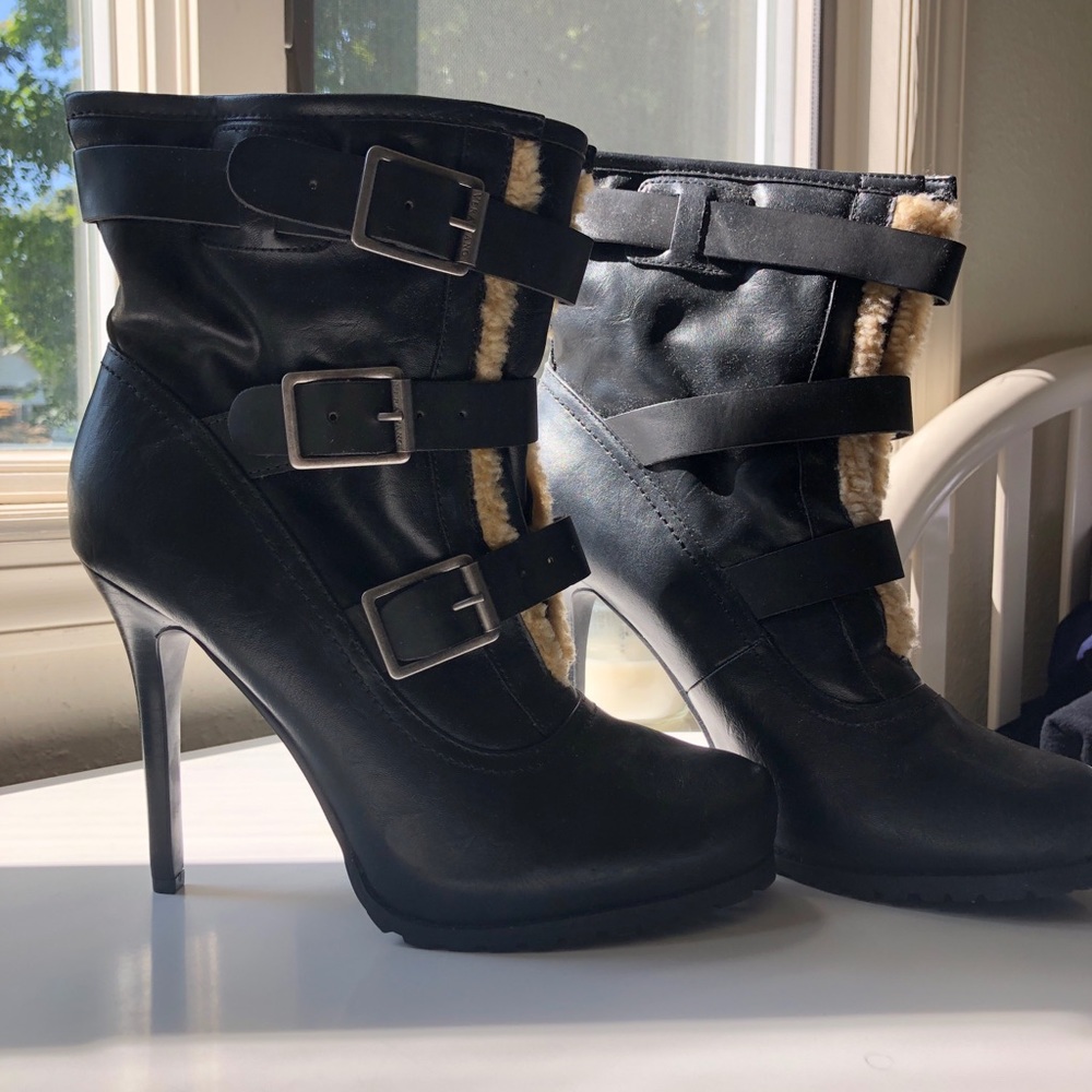 Vera Wang | Heeled Boots
